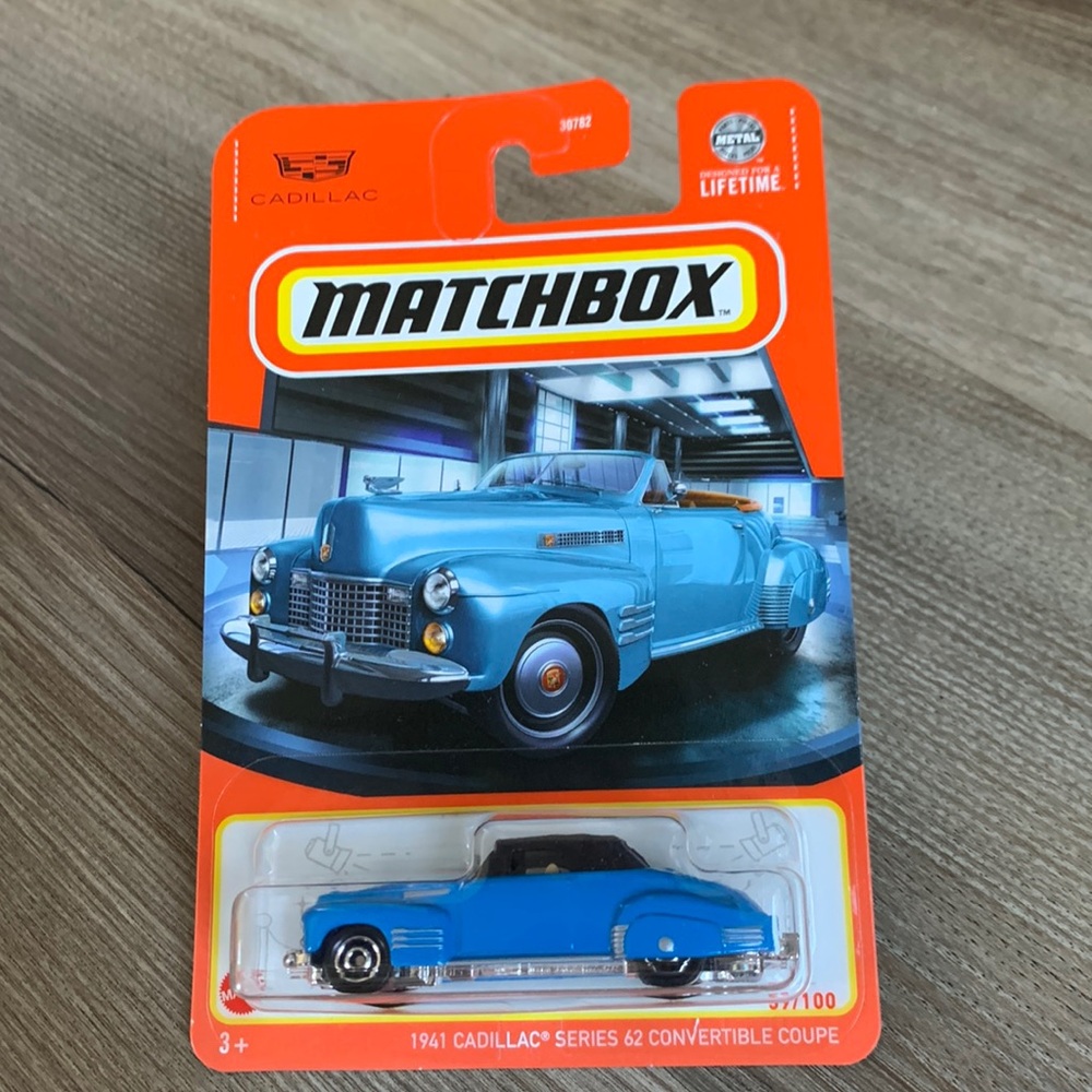 1941 Cadillac Series 62 Convertible Coupe Blue Caddy Car Matchbox Automobile New